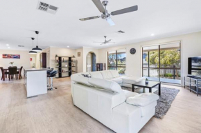 Dromana Entertainer - Family House with Bay Views*